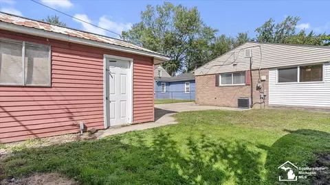 Exterior - 13637 Wright, Gibraltar, MI 48173 photo 5 of 5