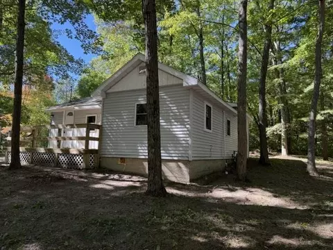 Exterior - 302 Wilson, Harrison, MI 48625 photo 4 of 7