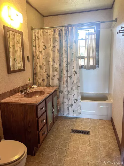 Bath - n4750 South Samuelson Road, Chatham, MI 49816 photo 2 of 3