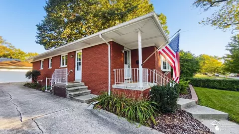 Exterior - 652 Godfroy, Monroe, MI 48162 photo 4 of 6