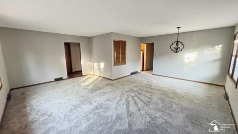 Living - 652 Godfroy, Monroe, MI 48162 photo 2 of 4