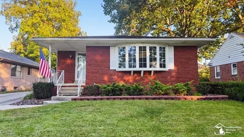 Exterior - 652 Godfroy, Monroe, MI 48162 photo 2 of 6