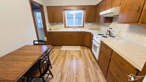 Kitchen - 652 Godfroy, Monroe, MI 48162 photo 2 of 3