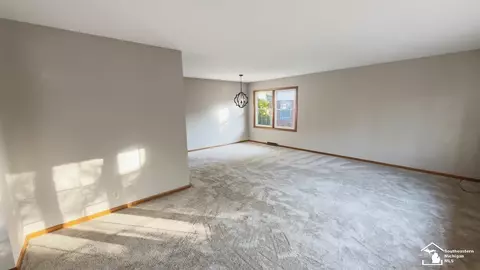 Living - 652 Godfroy, Monroe, MI 48162 photo 4 of 4