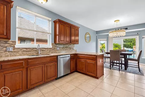 Kitchen - 47376 Hidden Mdws, Macomb, MI 48044 photo 1 of 4