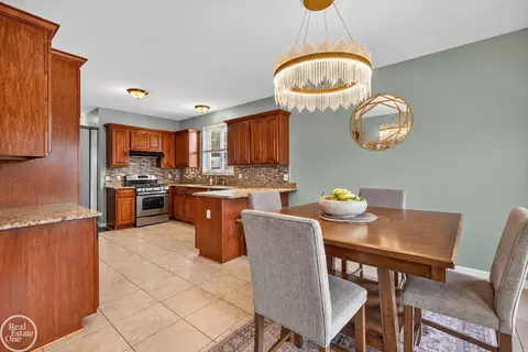 Kitchen - 47376 Hidden Mdws, Macomb, MI 48044 photo 2 of 4
