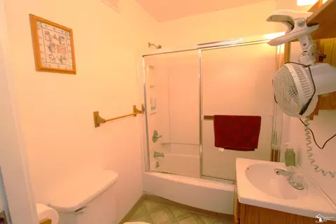Bath - 404 Union, Monroe, MI 48161 photo 1 of 2