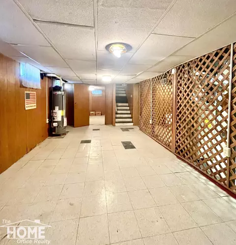 Entry Way - 918 Dingwall, Owosso, MI 48867 photo 4 of 4