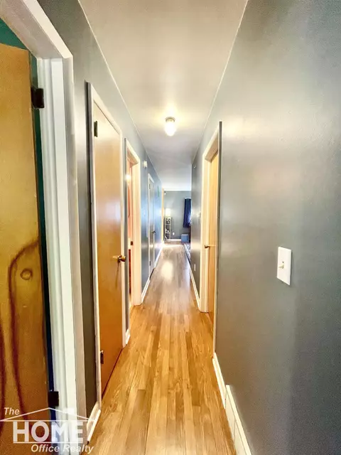 Entry Way - 918 Dingwall, Owosso, MI 48867 photo 1 of 4