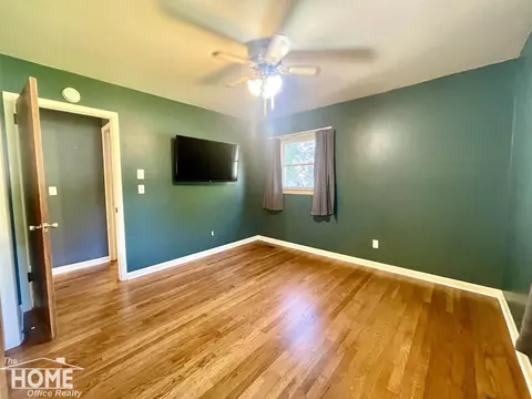 Bedroom - 918 Dingwall, Owosso, MI 48867 photo 1 of 2