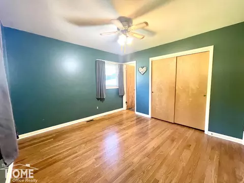 Bedroom - 918 Dingwall, Owosso, MI 48867 photo 2 of 2