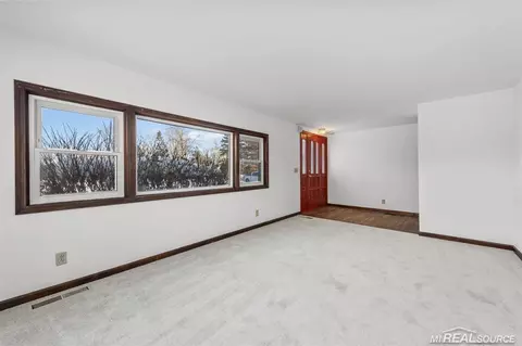 Living - 69455 Hicks, Armada, MI 48005 photo 6 of 6