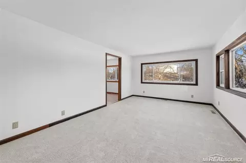 Living - 69455 Hicks, Armada, MI 48005 photo 5 of 6