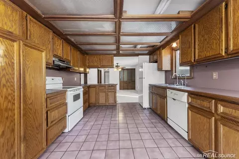 Kitchen - 69455 Hicks, Armada, MI 48005 photo 2 of 3