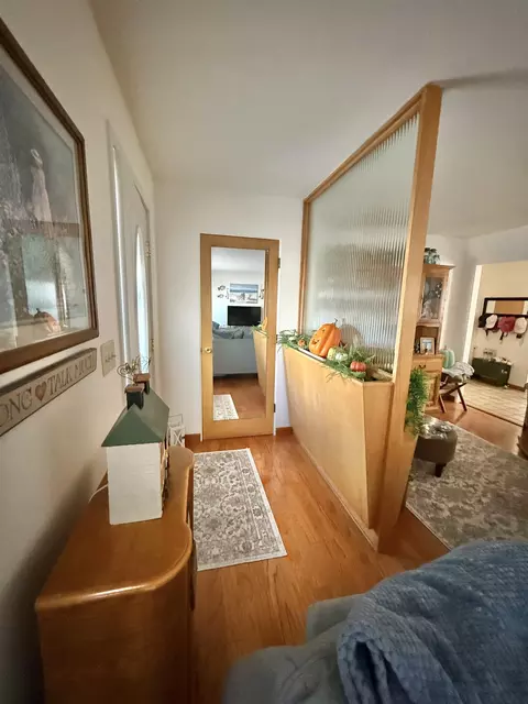 Entry Way - 2 Brady, Bay City, MI 48708 photo 2 of 4