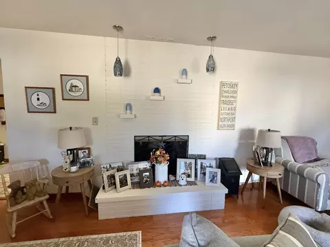 Living - 2 Brady, Bay City, MI 48708 photo 3 of 4