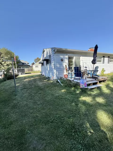 Exterior - 2 Brady, Bay City, MI 48708 photo 6 of 9