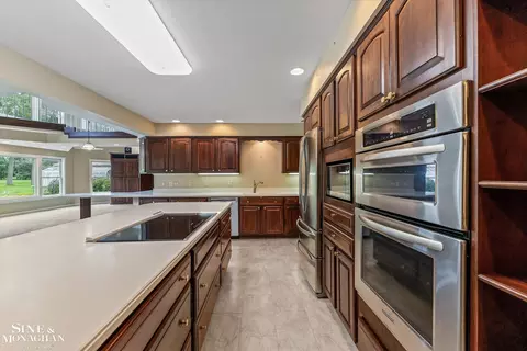 Kitchen - 376 Chalfonte, Grosse Pointe Farms, MI 48236 photo 4 of 4