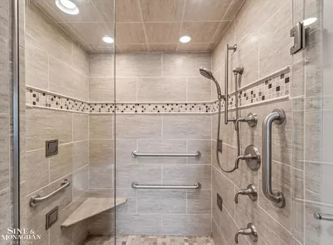 Bath - 376 Chalfonte, Grosse Pointe Farms, MI 48236 photo 5 of 6