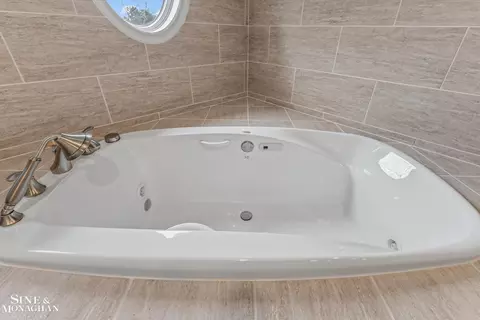 Bath - 376 Chalfonte, Grosse Pointe Farms, MI 48236 photo 3 of 6