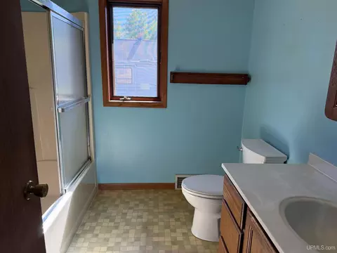 Bath - 608 Neidhold, Wakefield, MI 49968 photo 1 of 3