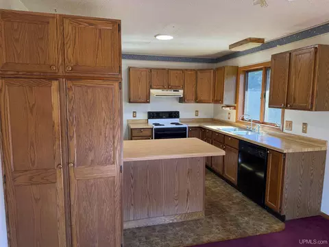 Kitchen - 608 Neidhold, Wakefield, MI 49968 photo 4 of 4