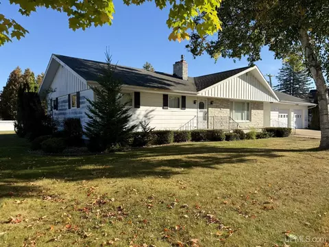 734 Oak, Manistique, MI 49854