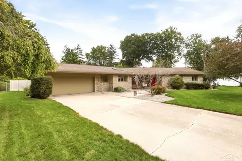 810 Fairway, Saginaw, MI 48638