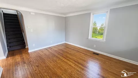 Living - 40 Kessler, Monroe, MI 48162 photo 1 of 3