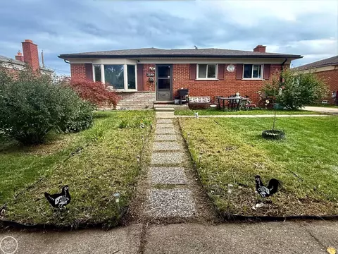 32264 Parker Cir, Warren, MI 48088