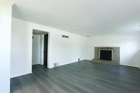 Living - 5181 Fredrick, Sterling Heights, MI 48310 photo 6 of 7