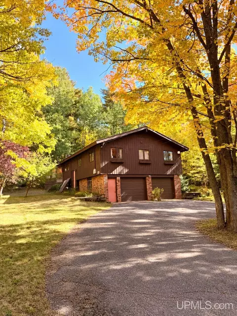 5 Sandy, Negaunee, MI 49866