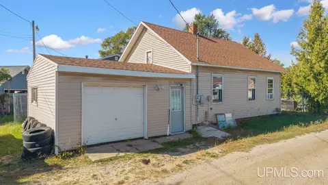 Other - 2011 N 16th, Escanaba, MI 49829 photo 2 of 9