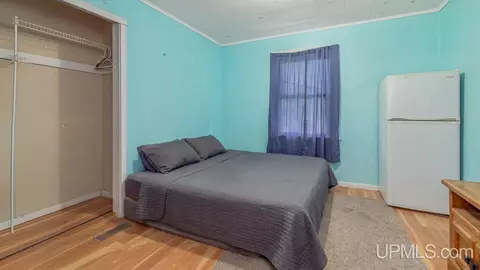 Bedroom - 2011 N 16th, Escanaba, MI 49829 photo 2 of 4