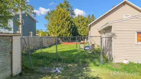 Exterior - 2011 N 16th, Escanaba, MI 49829 photo 2 of 2
