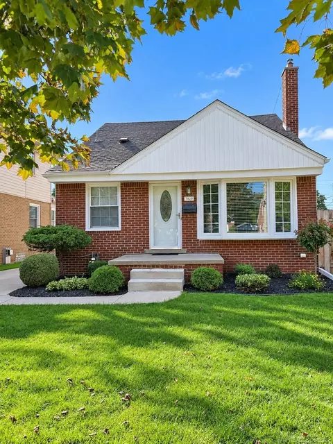 7820 Buckingham, Allen Park, MI 48101