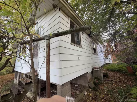 Exterior - 709 Park, Ishpeming, MI 49849 photo 11 of 13