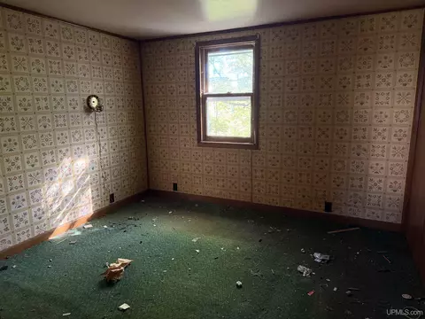 Bedroom - 709 Park, Ishpeming, MI 49849 photo 2 of 5