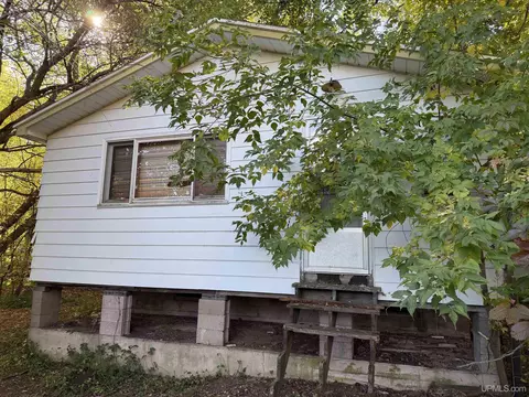 Exterior - 709 Park, Ishpeming, MI 49849 photo 5 of 13