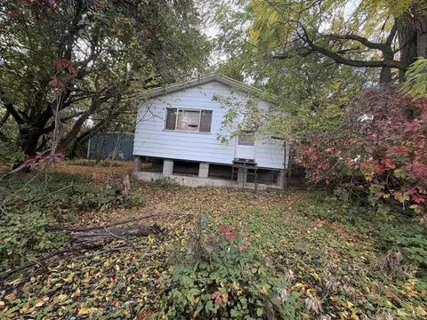 Exterior - 709 Park, Ishpeming, MI 49849 photo 10 of 13