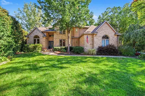 6210 Woodview, Midland, MI 48642