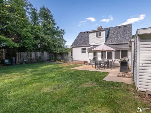 Exterior - 3193 W Temperance, Temperance, MI 48182 photo 8 of 14