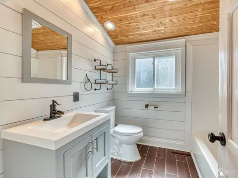 Bath - 3193 W Temperance, Temperance, MI 48182 photo 1 of 1