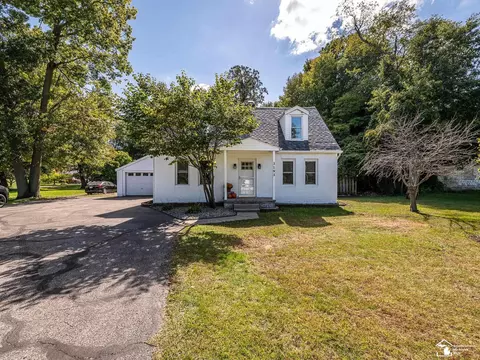 Exterior - 3193 W Temperance, Temperance, MI 48182 photo 6 of 14