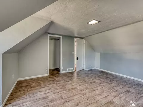 Bedroom - 3193 W Temperance, Temperance, MI 48182 photo 4 of 5