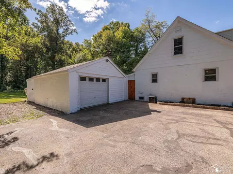 Exterior - 3193 W Temperance, Temperance, MI 48182 photo 5 of 14