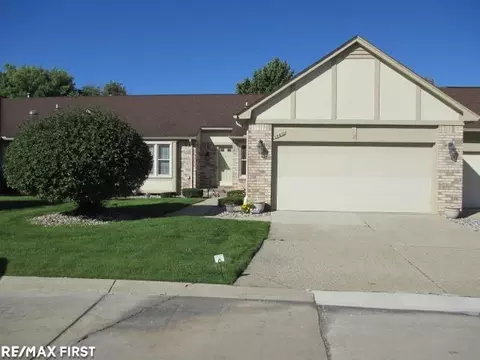 15410 Orchard Rdg #116/30, Clinton Township, MI 48038