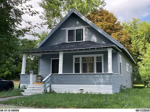 1607 Owen, Saginaw, MI 48601