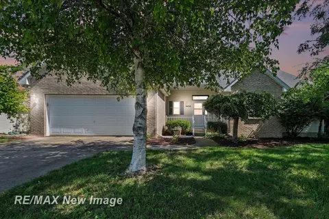 4439 W Edge, Grand Blanc, MI 48439
