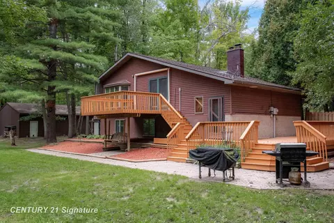 119 W Love, Sanford, MI 48657